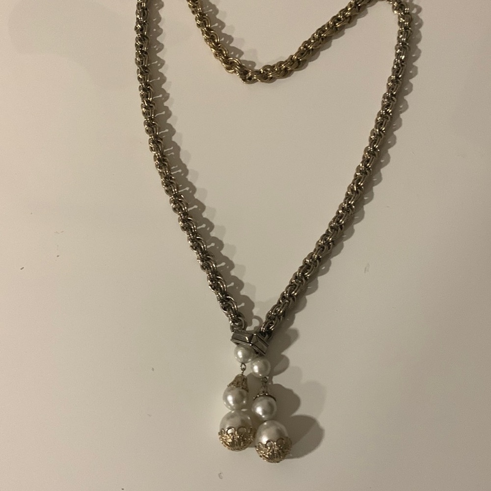 Vintage faux pearl and gold tone necklace